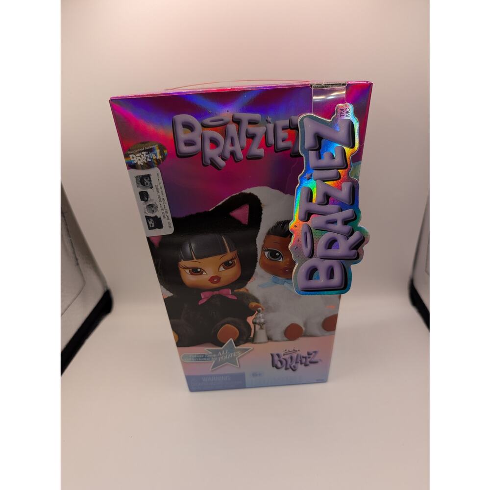 Bratz Bratziez Iconz Seriez Plush Keychain Blind Box